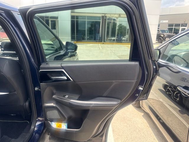 2023 Mitsubishi Outlander SE