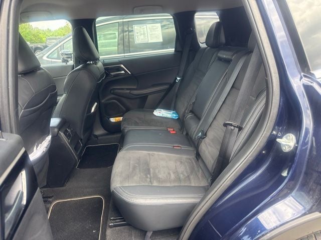 2023 Mitsubishi Outlander SE