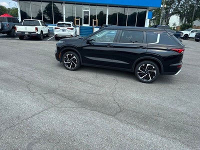 2024 Mitsubishi Outlander SE