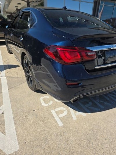 2016 INFINITI Q70L 3.7