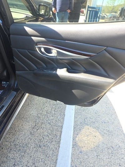 2016 INFINITI Q70L 3.7