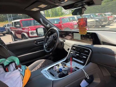 2025 Nissan Armada Platinum