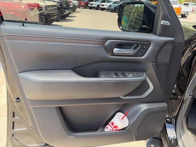 2025 Nissan Armada Platinum