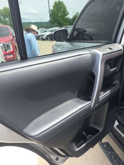 2022 Toyota 4Runner SR5