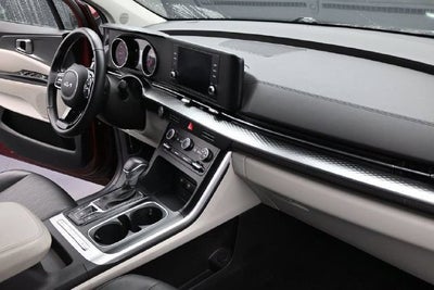 2024 Kia Carnival LX