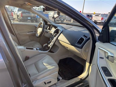 2016 Volvo XC60 T5 Drive-E Platinum