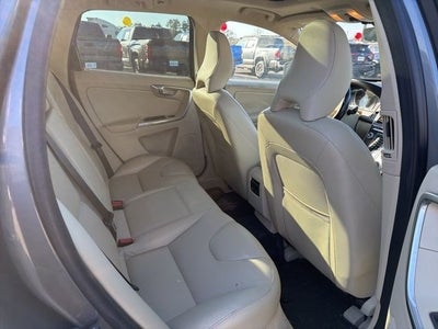 2016 Volvo XC60 T5 Drive-E Platinum