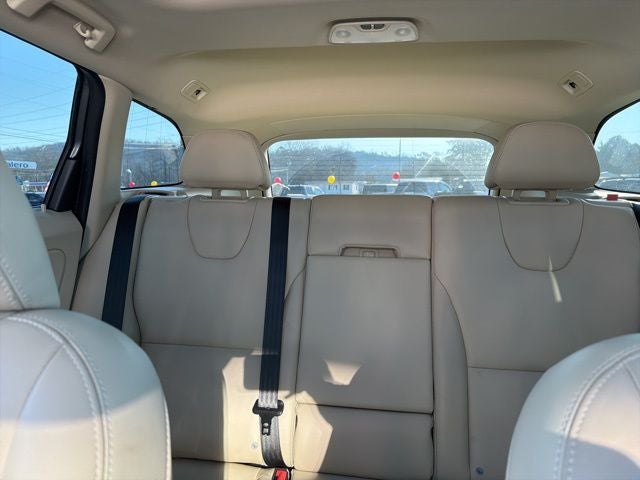 2016 Volvo XC60 T5 Drive-E Platinum