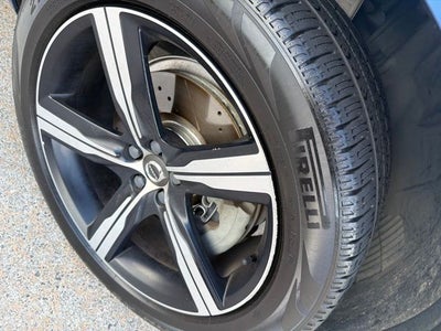 2019 Volvo XC90 T6 R-Design