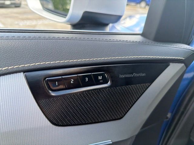 2019 Volvo XC90 T6 R-Design