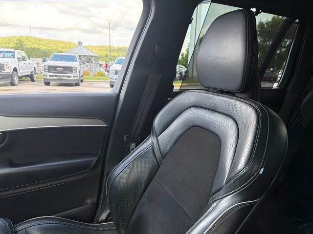 2019 Volvo XC90 T6 R-Design