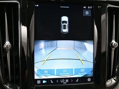 2022 Volvo XC60 B5 Momentum