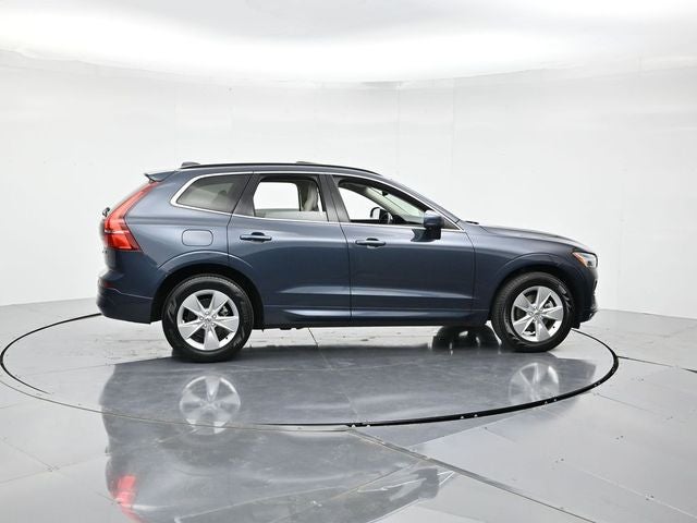 2022 Volvo XC60 B5 Momentum