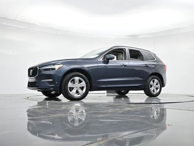 2022 Volvo XC60 B5 Momentum