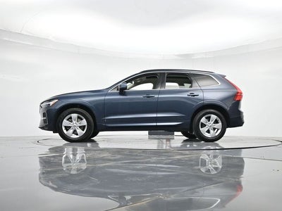 2022 Volvo XC60 B5 Momentum
