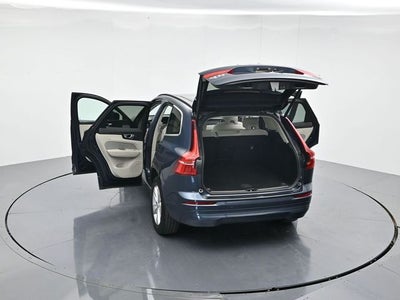 2022 Volvo XC60 B5 Momentum