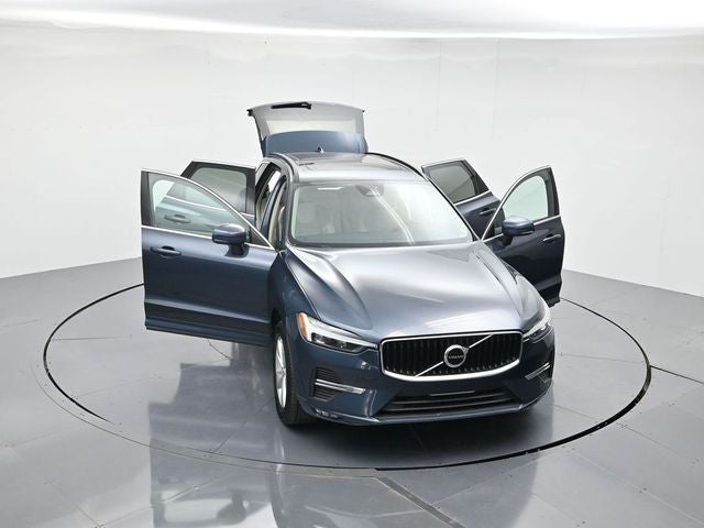 2022 Volvo XC60 B5 Momentum
