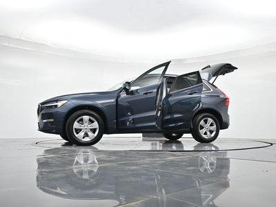 2022 Volvo XC60 B5 Momentum