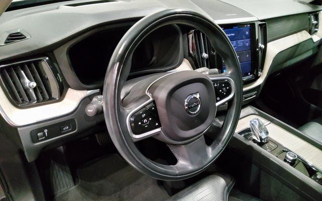 2022 Volvo XC60 B5 Inscription