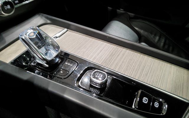 2022 Volvo XC60 B5 Inscription