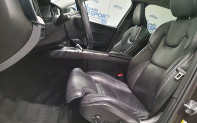 2022 Volvo XC60 B5 Inscription