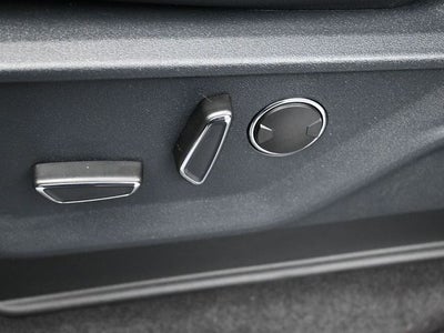 2025 Ford F-150 Lightning Lariat®