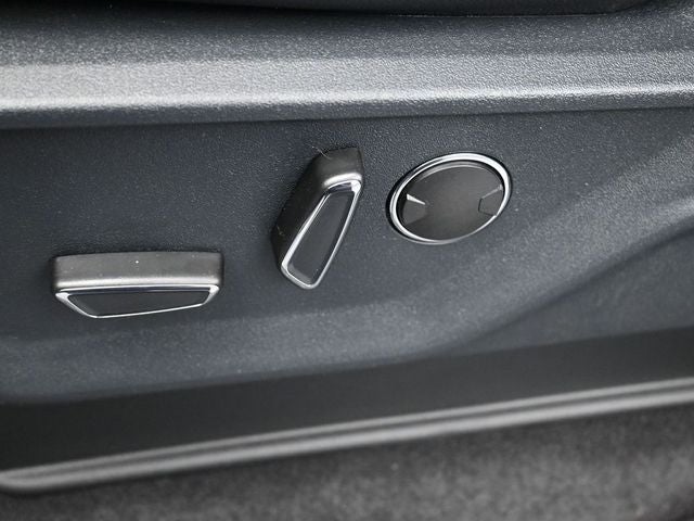 2025 Ford F-150 Lightning Lariat®